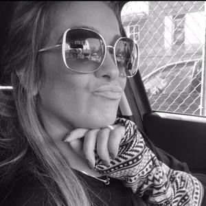 Meet your Posher, Janira